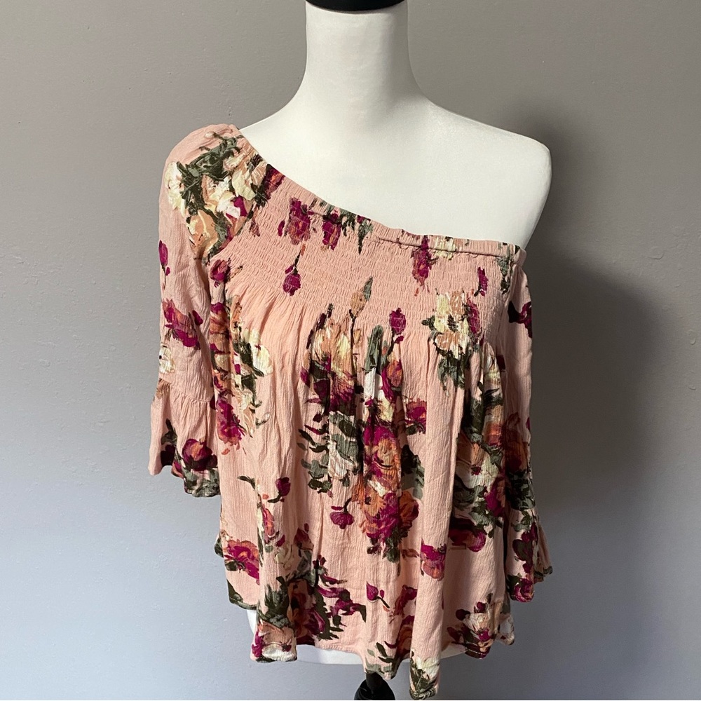 En Crème Flower top